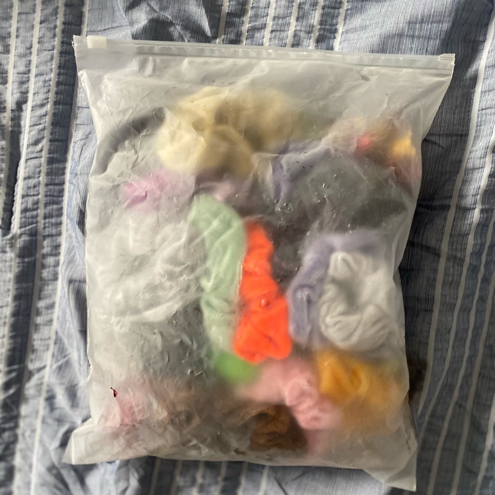 Scrunchies: 30